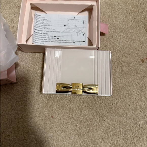 House of Lashes LED light Case - Picture 2 of 5